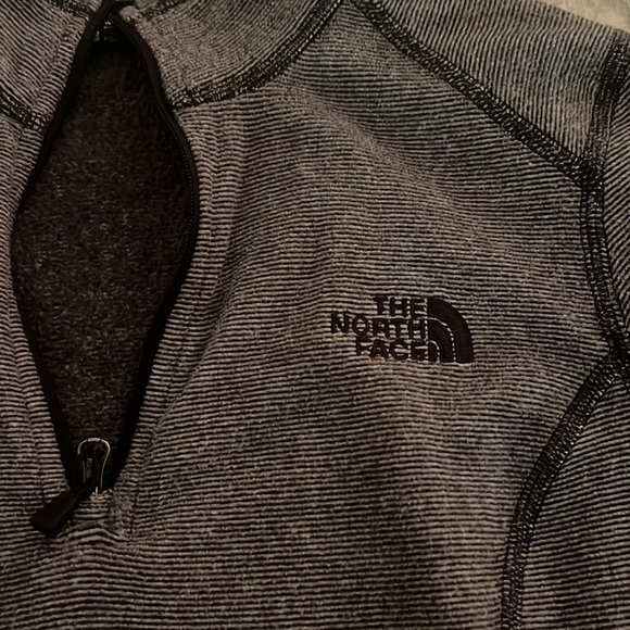North Face quarter zip fleece - Picture 3 of 5